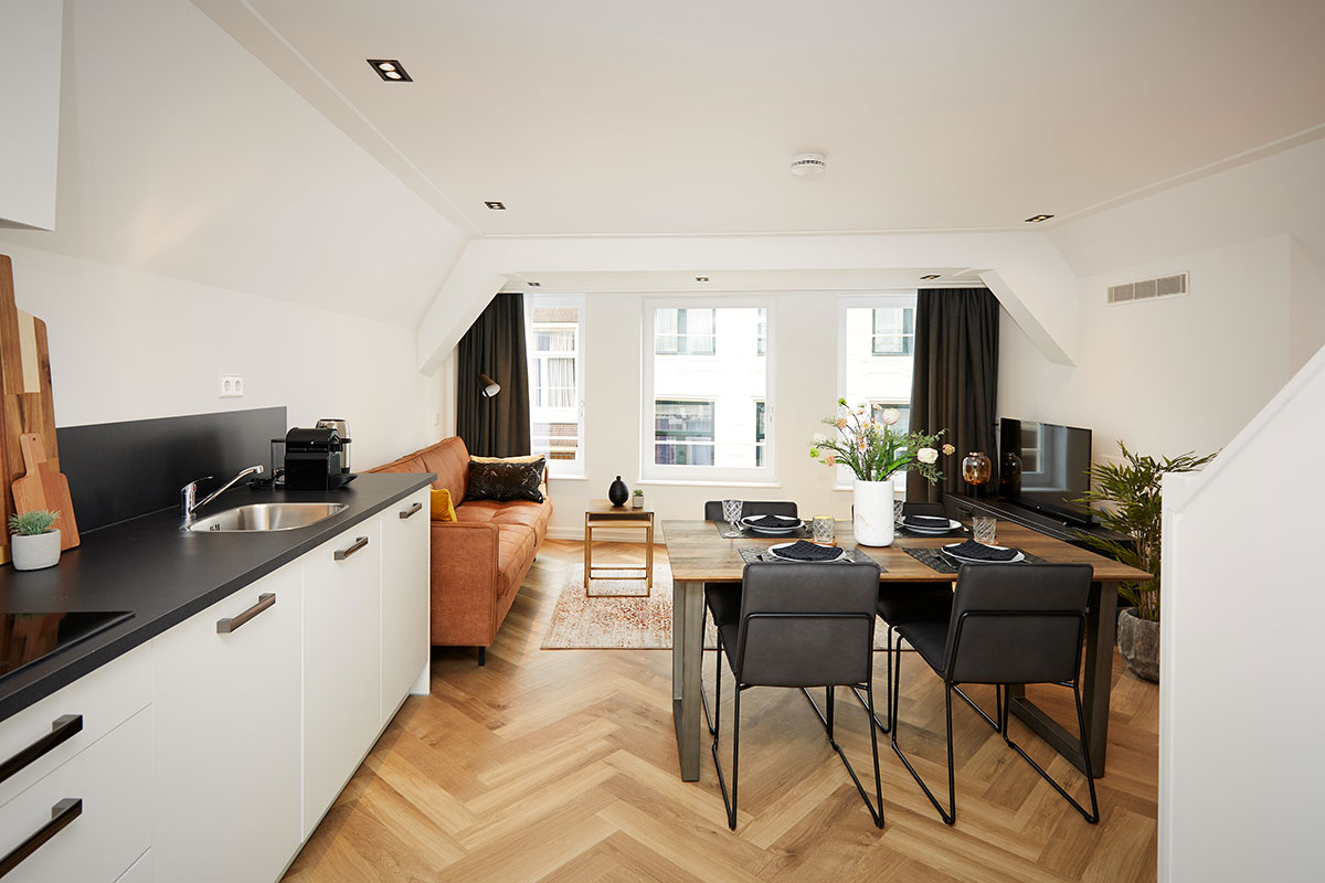 Damrak Short Stay Amsterdam luxury apartments Central station area
