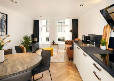 Damrak Short Stay in Amsterdam with luxury apartments